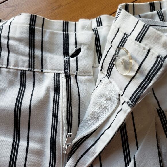 🔺️Zara Ivory Striped Belted Paperbag Shorts Small - Picture 6 of 10